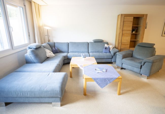 Ferienwohnung in Vulpera - Chasa Plavna - Willeke: Schöne und gemütliche 3.5-Zimmerwohung mit grossem Balkon in Vulpera Ferienwohnung in Vulpera - Chasa Plavna - Willeke: Schöne und gemütliche 3.5-Zimmerwohung mit grossem Balkon in Vulpera