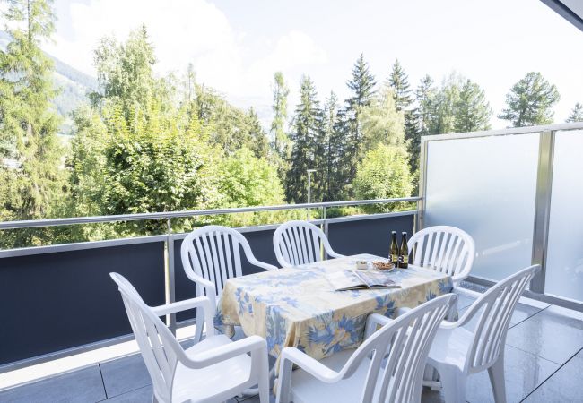 Ferienwohnung in Vulpera - Chasa Plavna - Willeke: Schöne und gemütliche 3.5-Zimmerwohung mit grossem Balkon in Vulpera Ferienwohnung in Vulpera - Chasa Plavna - Willeke: Schöne und gemütliche 3.5-Zimmerwohung mit grossem Balkon in Vulpera