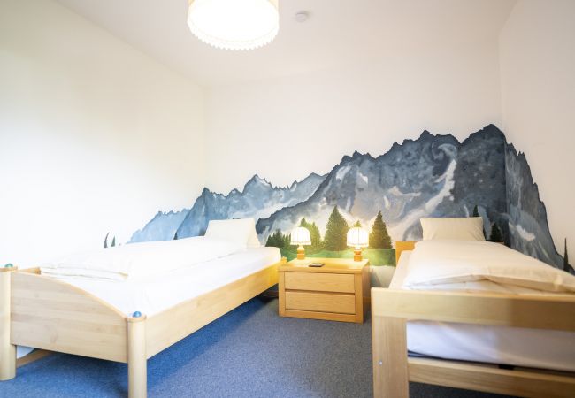 Ferienwohnung in Vulpera - Chasa Plavna - Willeke: Schöne und gemütliche 3.5-Zimmerwohung mit grossem Balkon in Vulpera Ferienwohnung in Vulpera - Chasa Plavna - Willeke: Schöne und gemütliche 3.5-Zimmerwohung mit grossem Balkon in Vulpera