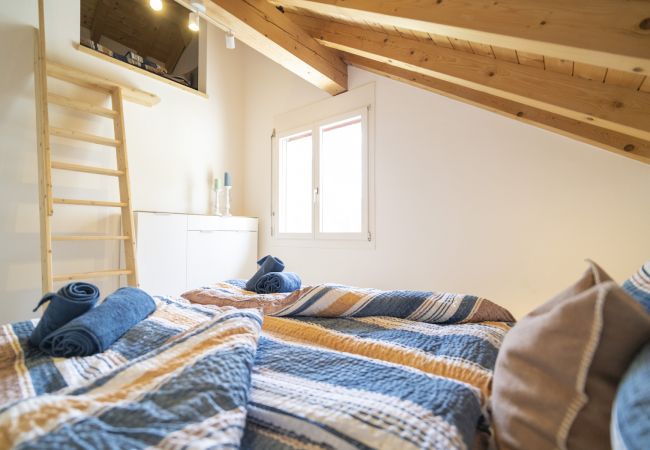 Ferienwohnung in Scuol - Chasa Stradun 400: renovierte 3.5-Zimmer-Dachwohnung im Herzen von Scuol Ferienwohnung in Scuol - Chasa Stradun 400: renovierte 3.5-Zimmer-Dachwohnung im Herzen von Scuol