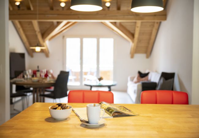 Ferienwohnung in Scuol - Chasa Stradun 400: renovierte 3.5-Zimmer-Dachwohnung im Herzen von Scuol Ferienwohnung in Scuol - Chasa Stradun 400: renovierte 3.5-Zimmer-Dachwohnung im Herzen von Scuol