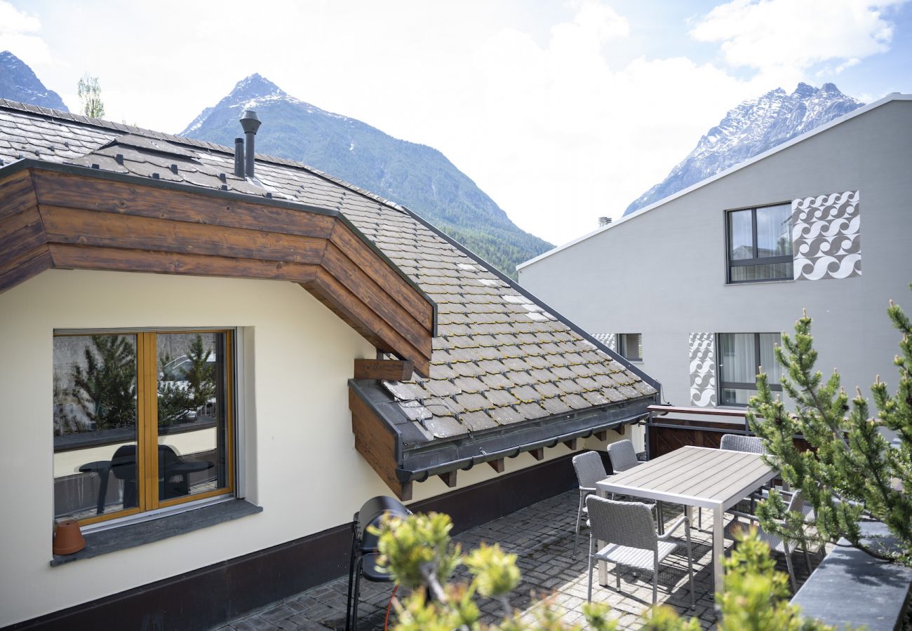 Ferienwohnung in Scuol - Chasa Stradun 400: renovierte 3.5-Zimmer-Dachwohnung im Herzen von Scuol