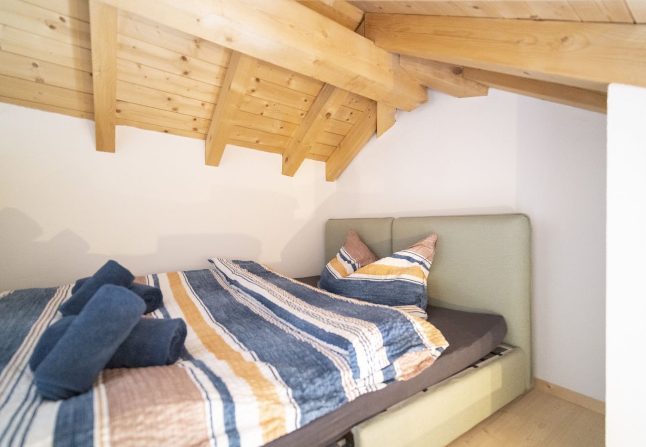 Ferienwohnung in Scuol - Chasa Stradun 400: renovierte 3.5-Zimmer-Dachwohnung im Herzen von Scuol