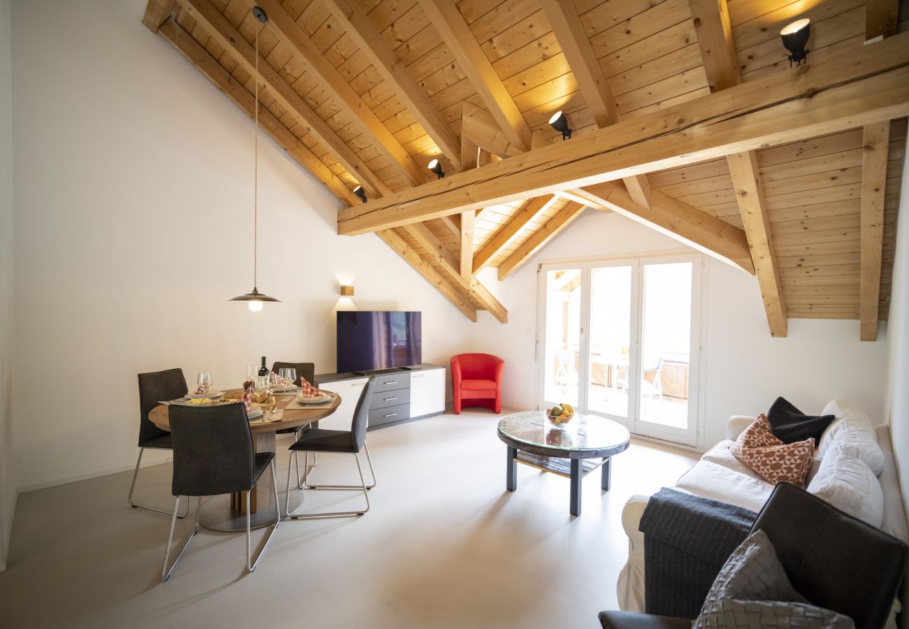 Ferienwohnung in Scuol - Chasa Stradun 400: renovierte 3.5-Zimmer-Dachwohnung im Herzen von Scuol