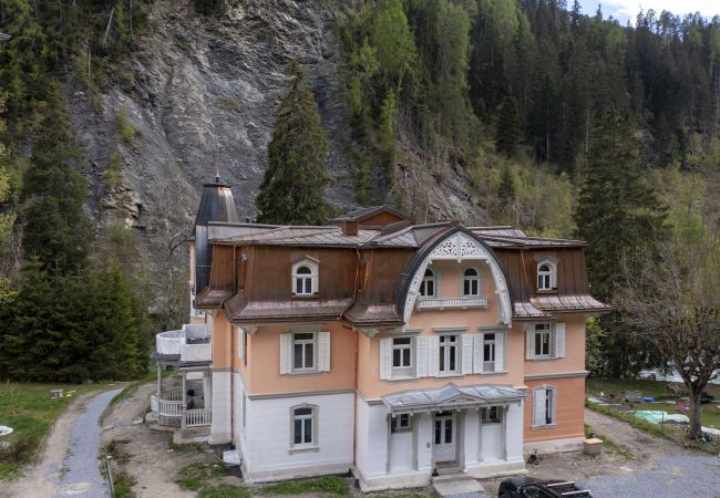  in Scuol - Villa Victoria: 3.5-Zimmerwohung in der historischen Villa in Nairs, Scuol