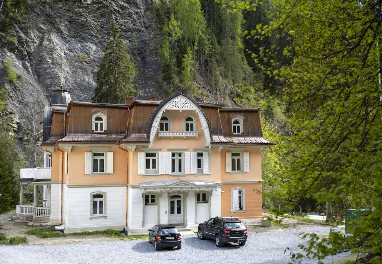 Ferienwohnung in Scuol - VILLA VICTORIA: 3.5-ZIMMERWOHNUNG IN DER GESCHICHTSTRÄCHTIGEN VILLA VICTORIA IN NAIRS, SCUOL