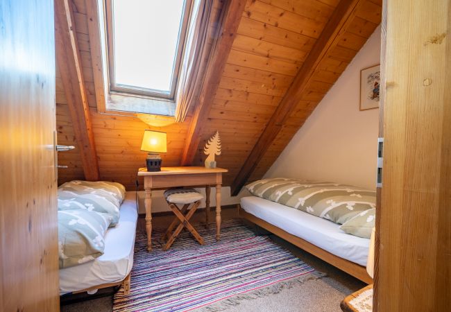 Ferienwohnung in Vnà - Chasa Rosa 3: 3.5-Zimmerwohnung im idyllischen und sonnenverwöhnten Bergdorf Vnà Ferienwohnung in Vnà - Chasa Rosa 3: 3.5-Zimmerwohnung im idyllischen und sonnenverwöhnten Bergdorf Vnà