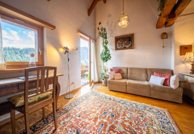 Ferienwohnung in Vnà - Chasa Rosa 3: 3.5-Zimmerwohnung im idyllischen und sonnenverwöhnten Bergdorf Vnà Ferienwohnung in Vnà - Chasa Rosa 3: 3.5-Zimmerwohnung im idyllischen und sonnenverwöhnten Bergdorf Vnà