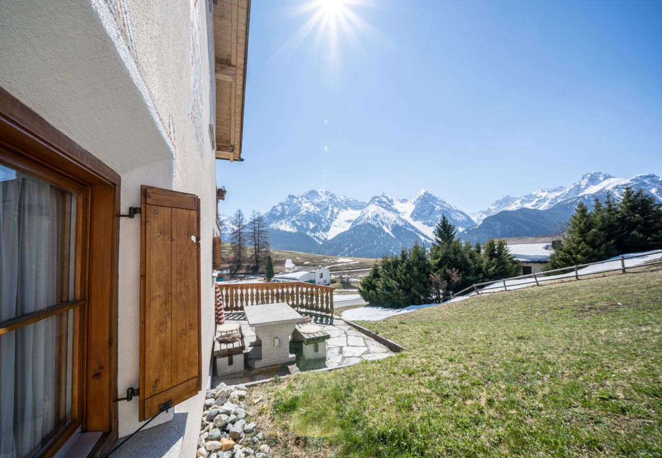 Ferienwohnung in Ftan - CHASA MUNT PLAN: SCHÖNE 3.5 ZIMMERWOHNUNG MIT AUSSICHT AUF DIE UNTERENGADINER DOLOMITEN