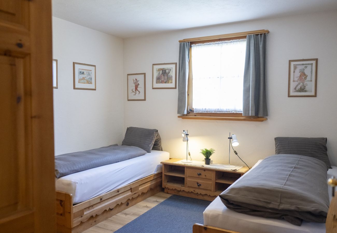 Ferienwohnung in Ftan - Chasa Munt Plan: Schöne 3.5 Zimmerwohnung mit Aussicht auf die Unterengadiner Dolomiten