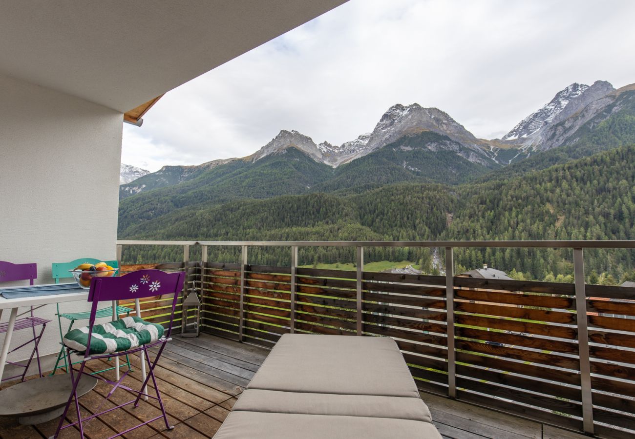 Ferienwohnung in Scuol - CHASA VISTA LISCHANA: HELLE, GROSSZÜGIGE 3.5 ZIMMERWOHNUNG MIT PANORAMAAUSSICHT IM ÖSTLICHEN DORFTEIL VON SCUOL