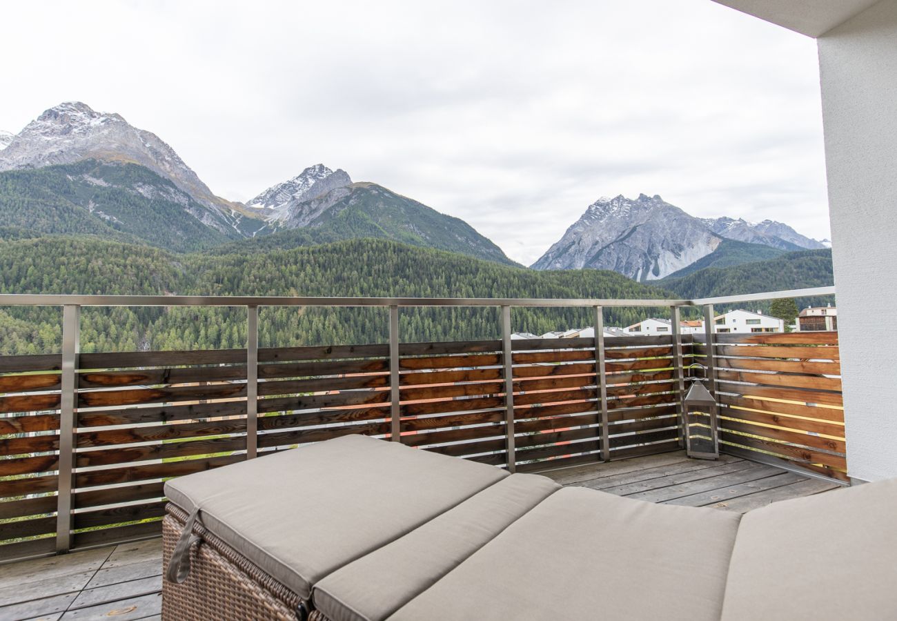 Ferienwohnung in Scuol - CHASA VISTA LISCHANA: HELLE, GROSSZÜGIGE 3.5 ZIMMERWOHNUNG MIT PANORAMAAUSSICHT IM ÖSTLICHEN DORFTEIL VON SCUOL