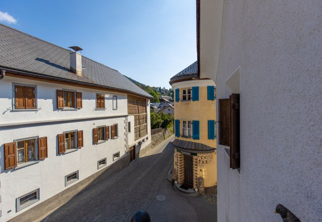 Ferienwohnung in Sent - Chasa Tredeschin: Ferienwohnung mit Stil im Dorfkern von Sent Ferienwohnung in Sent - Chasa Tredeschin: Ferienwohnung mit Stil im Dorfkern von Sent