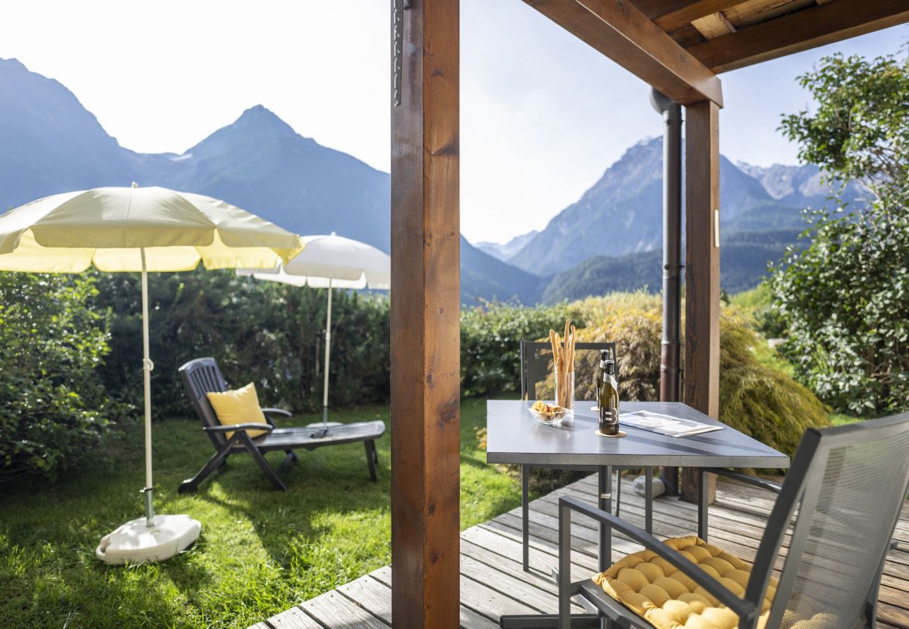 Ferienwohnung in Scuol - CHASA VAL 735C: RUHIGE, GEMÜTLICHE  3 ½ ZIMMERWOHNUNG MIT CHEMINEE UND PANORAMA AUF DEN NATIONALPARK