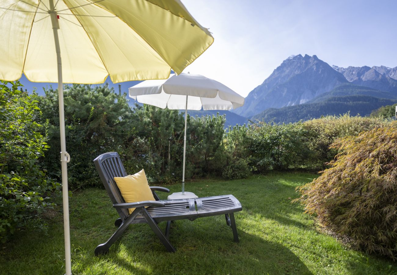 Ferienwohnung in Scuol - CHASA VAL 735C: RUHIGE, GEMÜTLICHE  3 ½ ZIMMERWOHNUNG MIT CHEMINEE UND PANORAMA AUF DEN NATIONALPARK