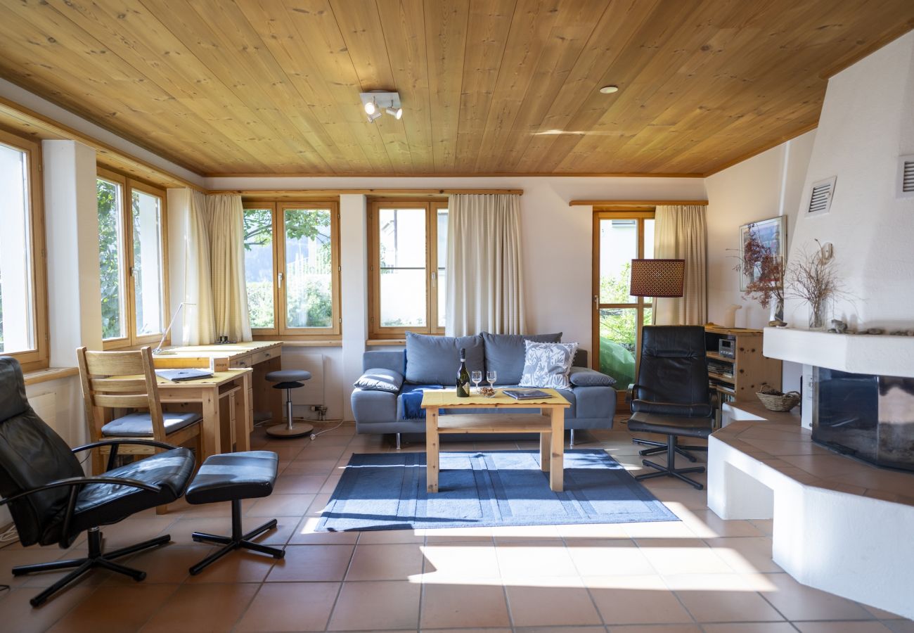 Ferienwohnung in Scuol - CHASA VAL 735C: RUHIGE, GEMÜTLICHE  3 ½ ZIMMERWOHNUNG MIT CHEMINEE UND PANORAMA AUF DEN NATIONALPARK