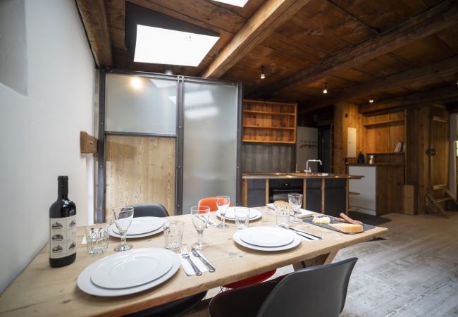 Ferienwohnung in Scuol - Chasa Engiadina OG: aussergewöhnliches Engadiner Haus mitten in Scuol Ferienwohnung in Scuol - Chasa Engiadina OG: aussergewöhnliches Engadiner Haus mitten in Scuol