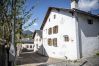 Ferienwohnung in Scuol - Chasa Engiadina OG: aussergewöhnliches Engadiner Haus mitten in Scuol Ferienwohnung in Scuol - Chasa Engiadina OG: aussergewöhnliches Engadiner Haus mitten in Scuol