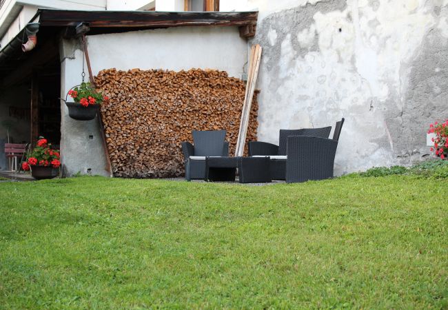Ferienwohnung in Ardez - Chasa Campell: Die Wohnung ist im ersten Stock eines Engadinerhauses Ferienwohnung in Ardez - Chasa Campell: Die Wohnung ist im ersten Stock eines Engadinerhauses