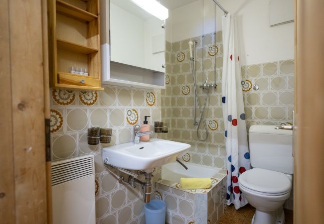 Ferienwohnung in Ardez - Chasa Campell: Die Wohnung ist im ersten Stock eines Engadinerhauses Ferienwohnung in Ardez - Chasa Campell: Die Wohnung ist im ersten Stock eines Engadinerhauses
