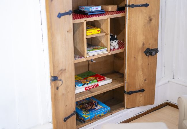 Ferienwohnung in Ardez - Chasa Campell: Die Wohnung ist im ersten Stock eines Engadinerhauses Ferienwohnung in Ardez - Chasa Campell: Die Wohnung ist im ersten Stock eines Engadinerhauses