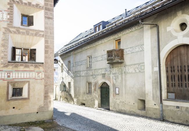 Ferienwohnung in Ardez - Chasa Campell: Die Wohnung ist im ersten Stock eines Engadinerhauses Ferienwohnung in Ardez - Chasa Campell: Die Wohnung ist im ersten Stock eines Engadinerhauses