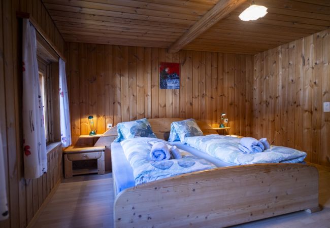Ferienwohnung in Ardez - Chasa Campell: Die Wohnung ist im ersten Stock eines Engadinerhauses Ferienwohnung in Ardez - Chasa Campell: Die Wohnung ist im ersten Stock eines Engadinerhauses