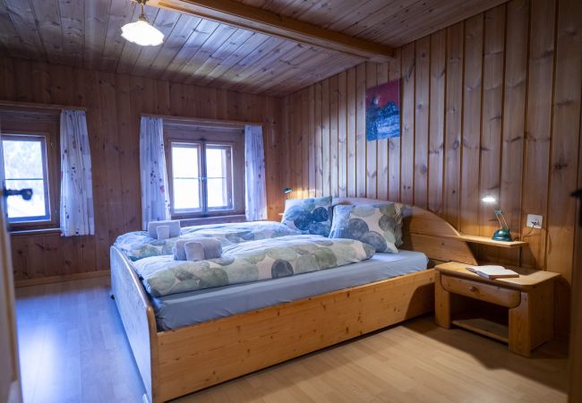 Ferienwohnung in Ardez - Chasa Campell: Die Wohnung ist im ersten Stock eines Engadinerhauses Ferienwohnung in Ardez - Chasa Campell: Die Wohnung ist im ersten Stock eines Engadinerhauses