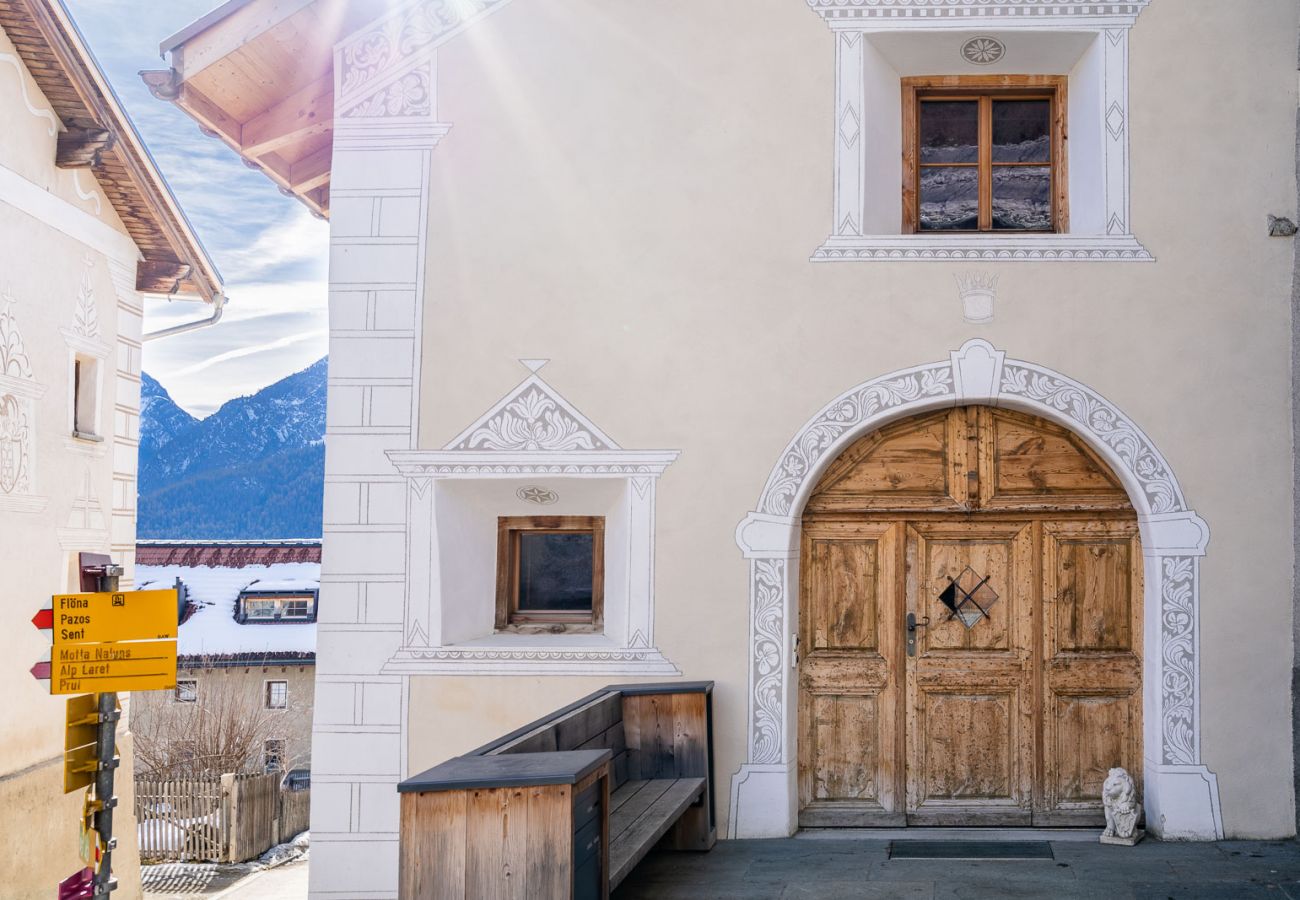 Ferienhaus in Ftan - Chasa Sömmi: Luxuriöses Engadinerhaus in Ftan mit Panorama-Terrasse