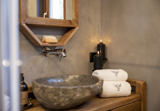 Chalet in Scuol - Meis Chalet: Luxuriöses, freistehendes Ferienhaus im Alpenchic-Stil mitten im Dorfzentrum von Scuol Chalet in Scuol - Meis Chalet: Luxuriöses, freistehendes Ferienhaus im Alpenchic-Stil mitten im Dorfzentrum von Scuol