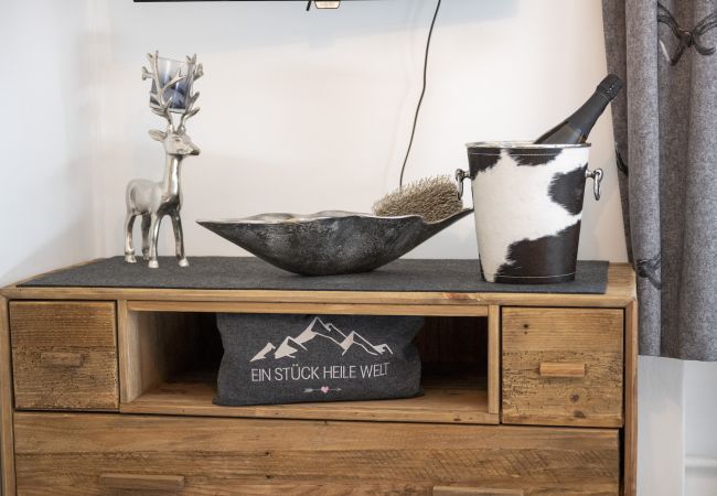 Chalet in Scuol - Meis Chalet: Luxuriöses, freistehendes Ferienhaus im Alpenchic-Stil mitten im Dorfzentrum von Scuol Chalet in Scuol - Meis Chalet: Luxuriöses, freistehendes Ferienhaus im Alpenchic-Stil mitten im Dorfzentrum von Scuol