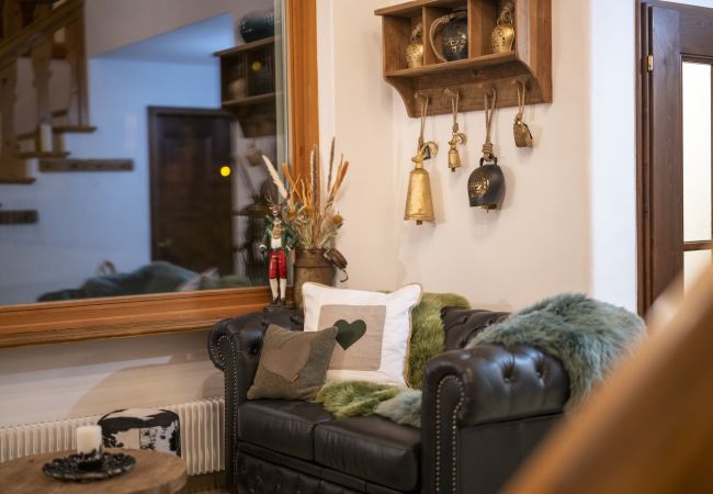 Chalet in Scuol - Meis Chalet: Luxuriöses, freistehendes Ferienhaus im Alpenchic-Stil mitten im Dorfzentrum von Scuol Chalet in Scuol - Meis Chalet: Luxuriöses, freistehendes Ferienhaus im Alpenchic-Stil mitten im Dorfzentrum von Scuol