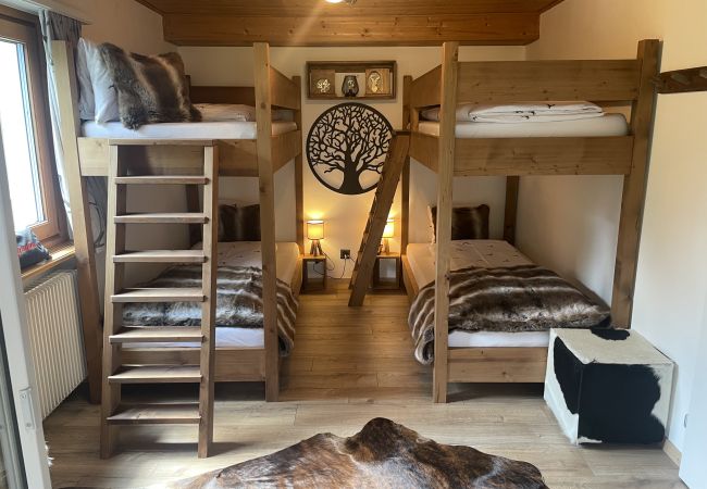 Chalet in Scuol - Meis Chalet: Luxuriöses, freistehendes Ferienhaus im Alpenchic-Stil mitten im Dorfzentrum von Scuol Chalet in Scuol - Meis Chalet: Luxuriöses, freistehendes Ferienhaus im Alpenchic-Stil mitten im Dorfzentrum von Scuol