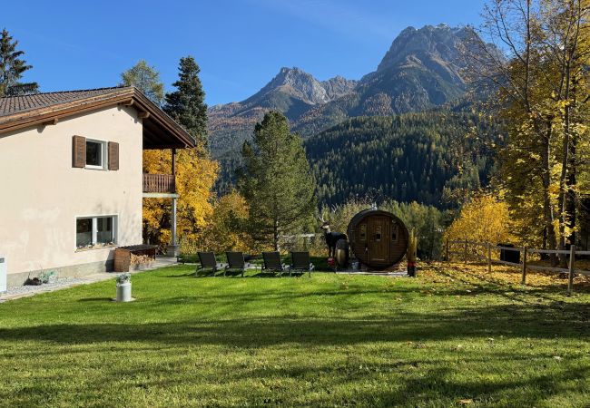 Chalet in Scuol - Meis Chalet: Luxuriöses, freistehendes Ferienhaus im Alpenchic-Stil mitten im Dorfzentrum von Scuol Chalet in Scuol - Meis Chalet: Luxuriöses, freistehendes Ferienhaus im Alpenchic-Stil mitten im Dorfzentrum von Scuol
