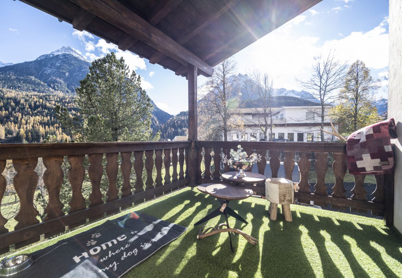 Chalet in Scuol - MEIS CHALET: LUXURIÖSES, FREISTEHENDES 5.5 ZIMMER-HAUS, MITTEN IM DORFZENTRUM VON SCUOL IM ALPENCHIC-STIL