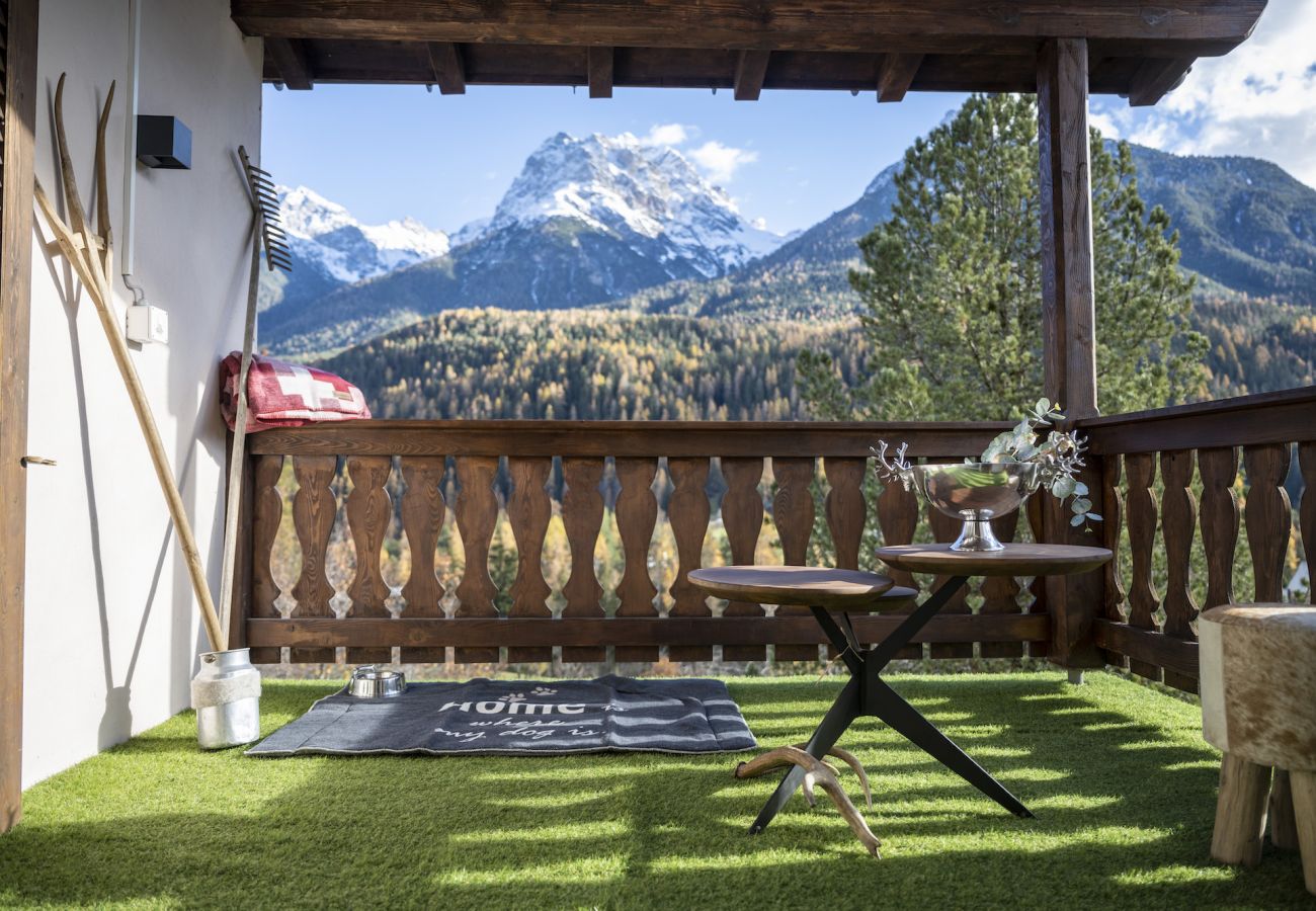 Chalet in Scuol - Meis Chalet: Luxuriöses, freistehendes Ferienhaus im Alpenchic-Stil mitten im Dorfzentrum von Scuol