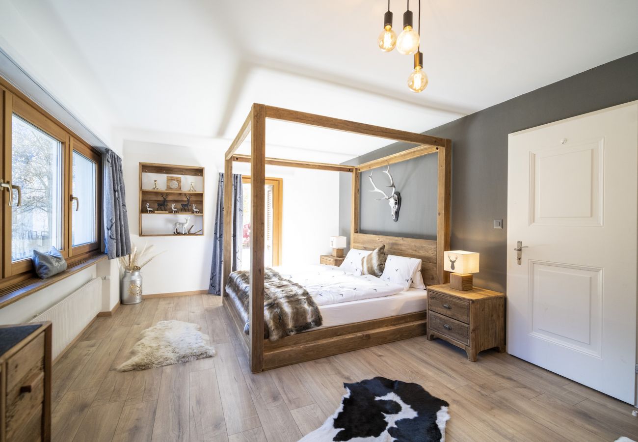 Chalet in Scuol - MEIS CHALET: LUXURIÖSES, FREISTEHENDES 5.5 ZIMMER-HAUS, MITTEN IM DORFZENTRUM VON SCUOL IM ALPENCHIC-STIL