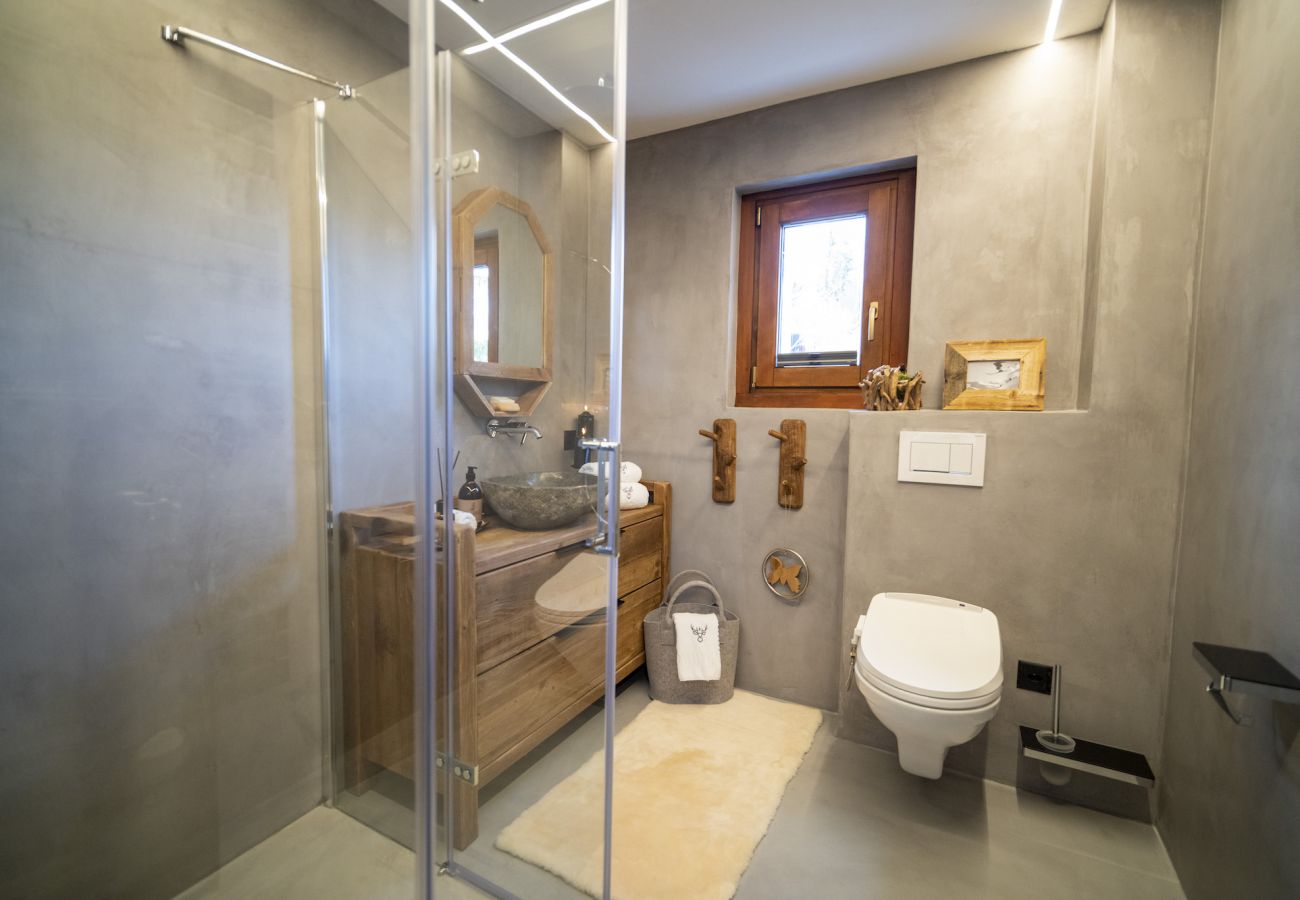 Chalet in Scuol - MEIS CHALET: LUXURIÖSES, FREISTEHENDES 5.5 ZIMMER-HAUS, MITTEN IM DORFZENTRUM VON SCUOL IM ALPENCHIC-STIL