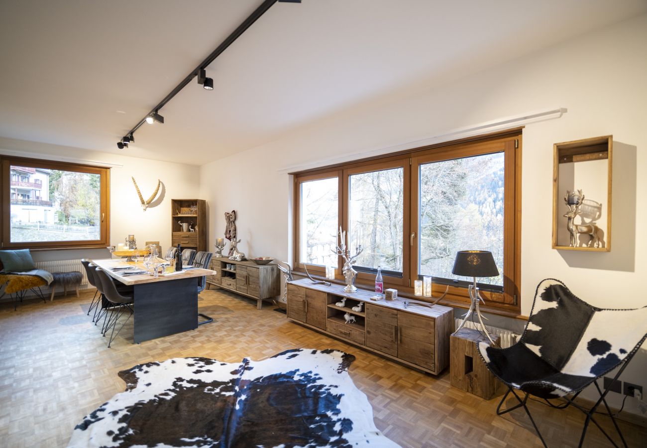 Chalet in Scuol - MEIS CHALET: LUXURIÖSES, FREISTEHENDES 5.5 ZIMMER-HAUS, MITTEN IM DORFZENTRUM VON SCUOL IM ALPENCHIC-STIL