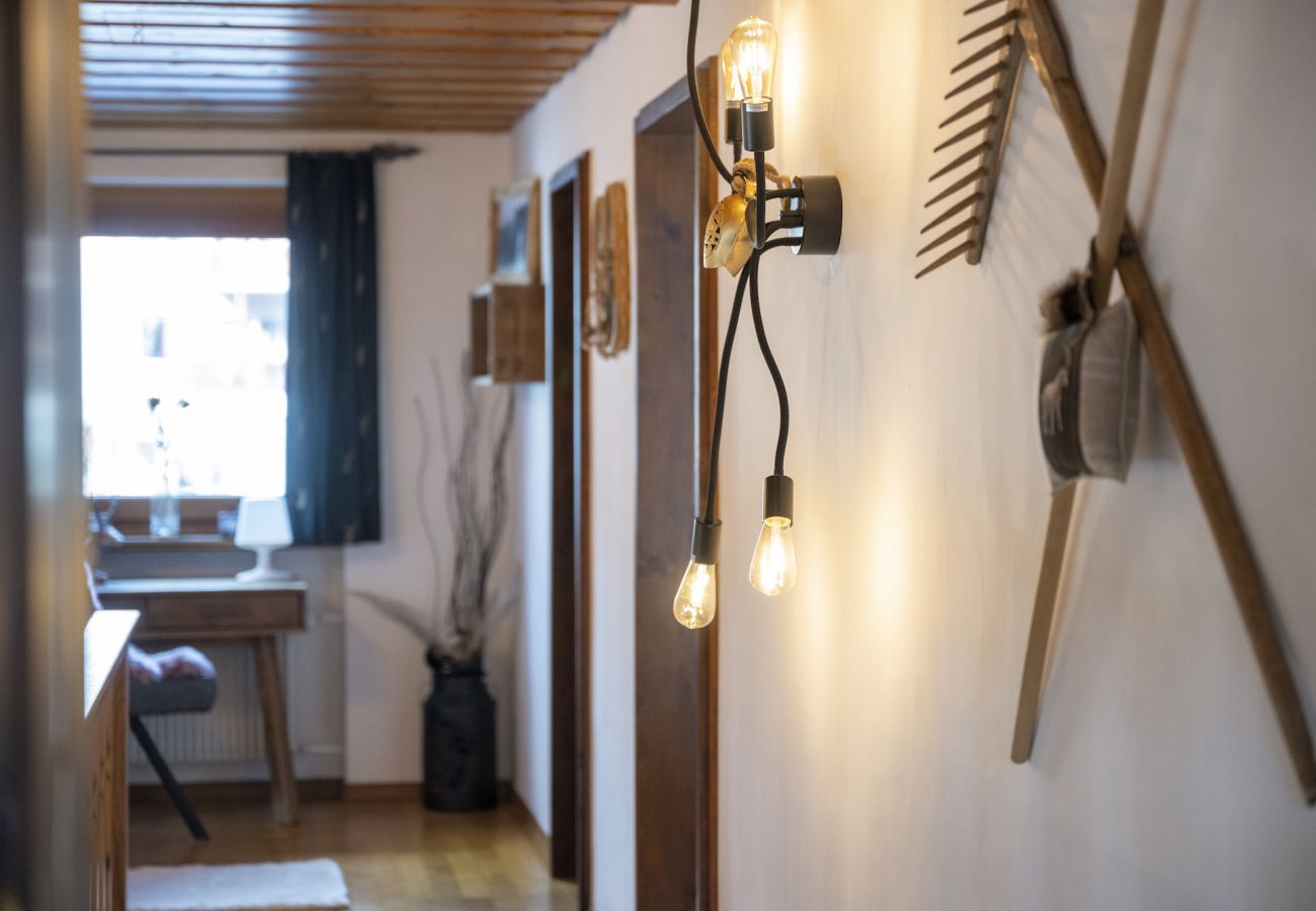 Chalet in Scuol - MEIS CHALET: LUXURIÖSES, FREISTEHENDES 5.5 ZIMMER-HAUS, MITTEN IM DORFZENTRUM VON SCUOL IM ALPENCHIC-STIL