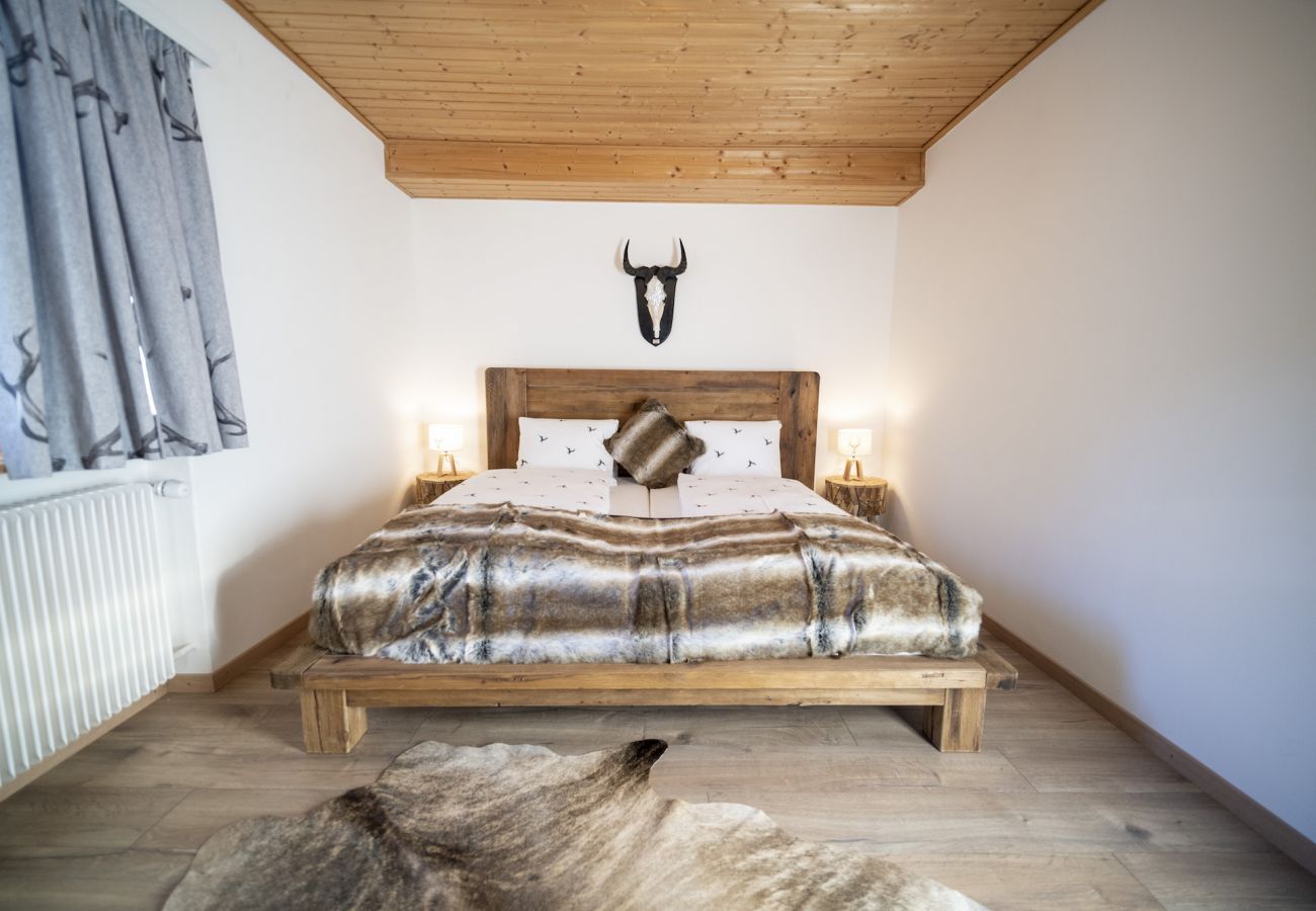 Chalet in Scuol - MEIS CHALET: LUXURIÖSES, FREISTEHENDES 5.5 ZIMMER-HAUS, MITTEN IM DORFZENTRUM VON SCUOL IM ALPENCHIC-STIL