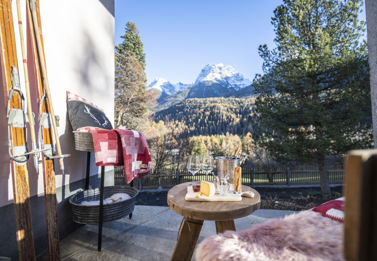 Chalet in Scuol - Meis Chalet: Luxuriöses, freistehendes Ferienhaus im Alpenchic-Stil mitten im Dorfzentrum von Scuol