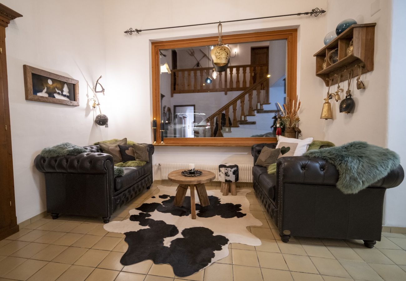 Chalet in Scuol - MEIS CHALET: LUXURIÖSES, FREISTEHENDES 5.5 ZIMMER-HAUS, MITTEN IM DORFZENTRUM VON SCUOL IM ALPENCHIC-STIL