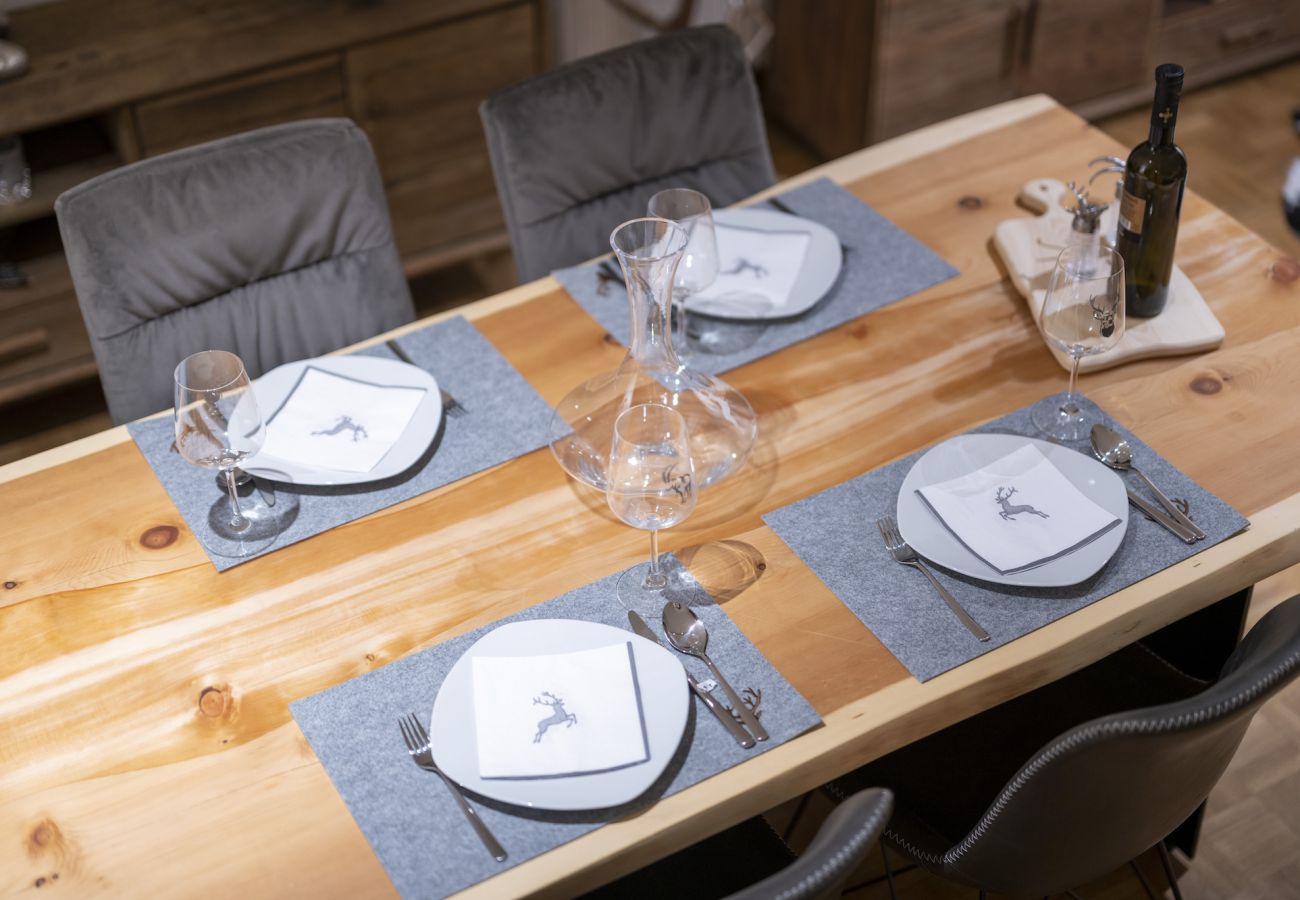 Chalet in Scuol - MEIS CHALET: LUXURIÖSES, FREISTEHENDES 5.5 ZIMMER-HAUS, MITTEN IM DORFZENTRUM VON SCUOL IM ALPENCHIC-STIL