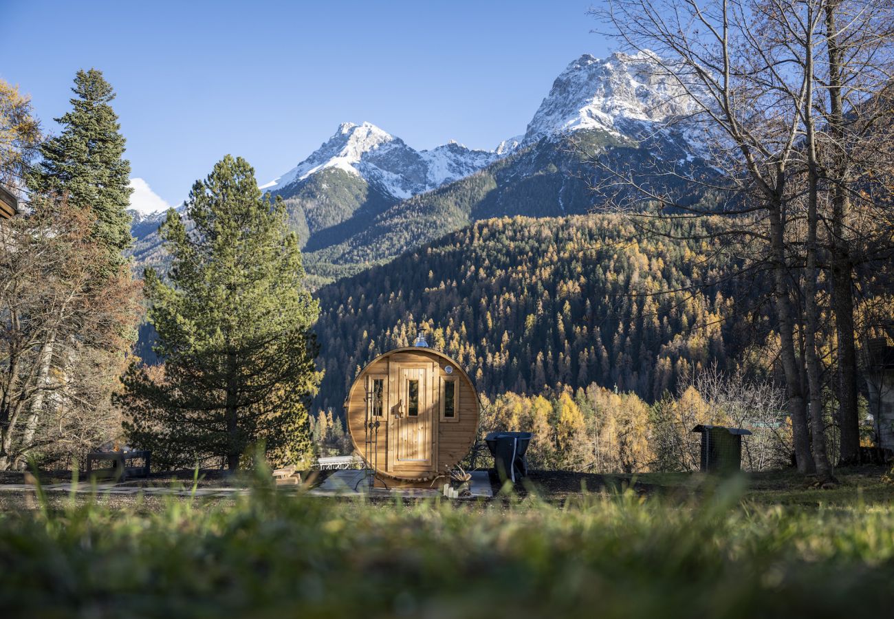 Chalet in Scuol - Meis Chalet: Luxuriöses, freistehendes Ferienhaus im Alpenchic-Stil mitten im Dorfzentrum von Scuol