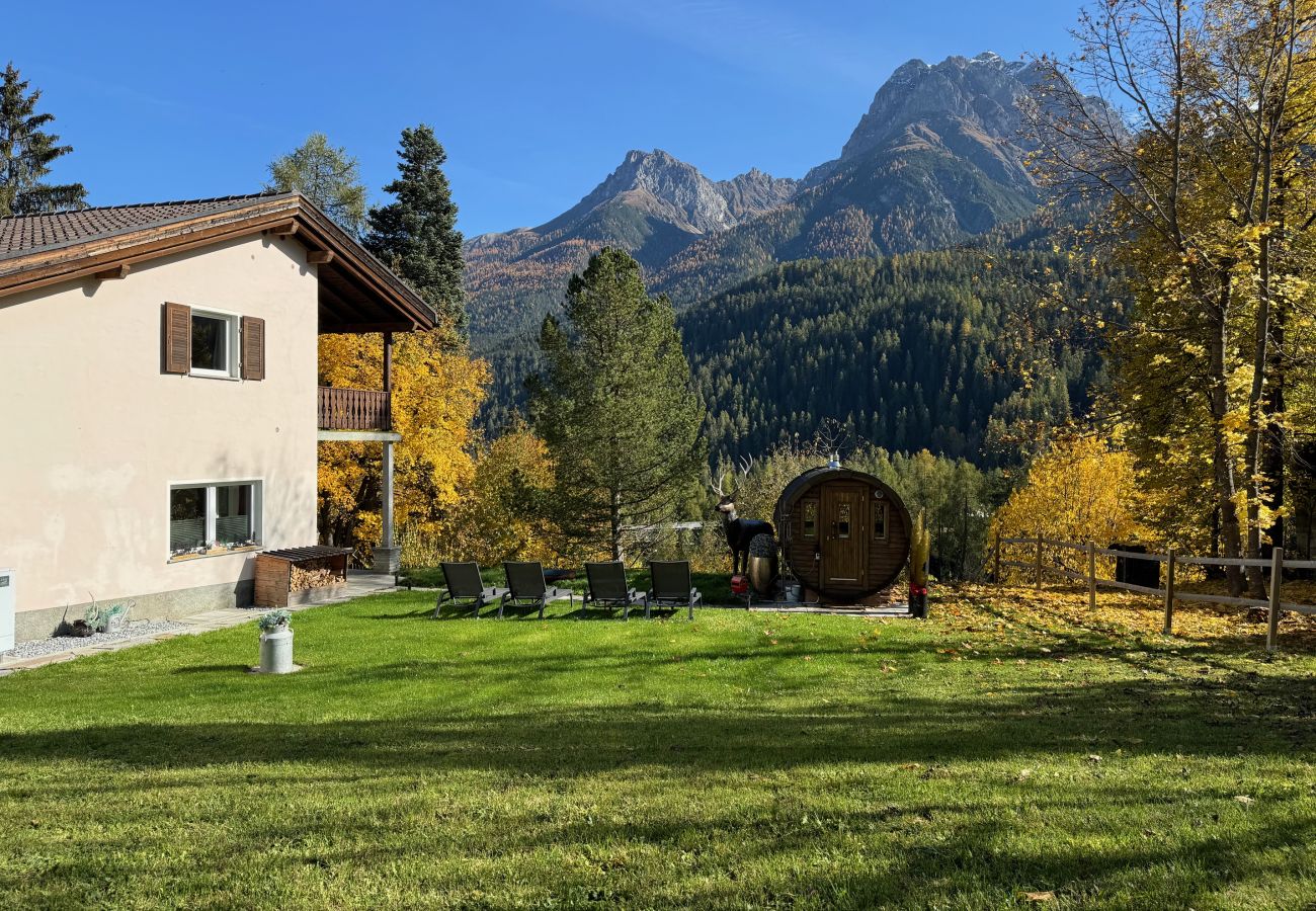 Chalet in Scuol - Meis Chalet: Luxuriöses, freistehendes Ferienhaus im Alpenchic-Stil mitten im Dorfzentrum von Scuol