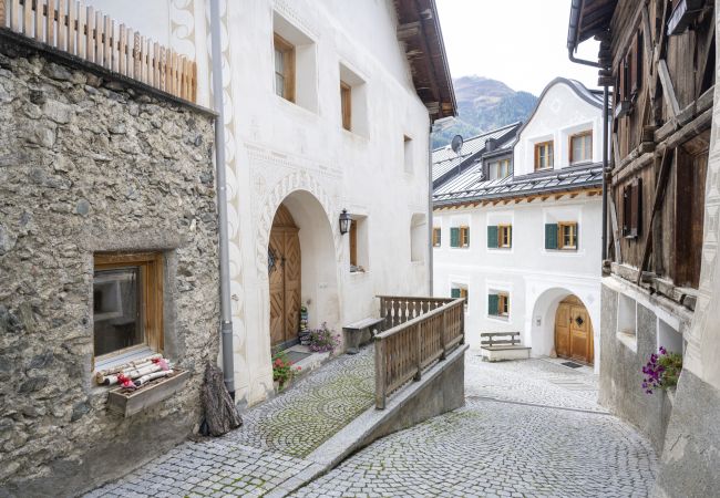 Ferienhaus in Ardez - Chasa Riatsch: Renoviertes Engadinerhaus mitten in Ardez Ferienhaus in Ardez - Chasa Riatsch: Renoviertes Engadinerhaus mitten in Ardez