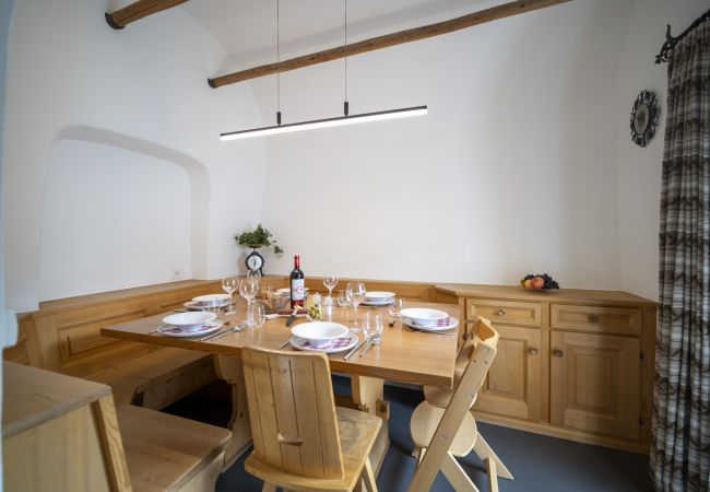 Ferienhaus in Ardez - Chasa Riatsch: Renoviertes Engadinerhaus mitten in Ardez Ferienhaus in Ardez - Chasa Riatsch: Renoviertes Engadinerhaus mitten in Ardez