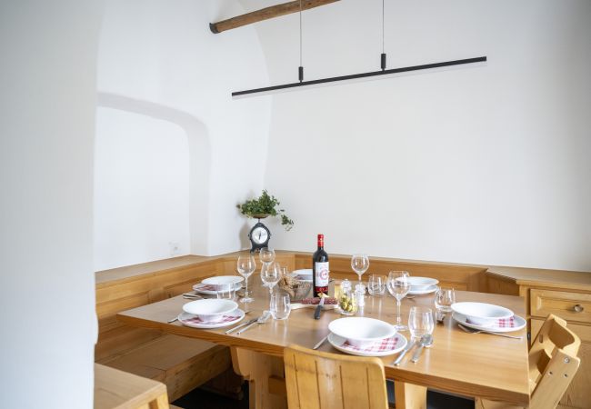 Ferienhaus in Ardez - Chasa Riatsch: Renoviertes Engadinerhaus mitten in Ardez Ferienhaus in Ardez - Chasa Riatsch: Renoviertes Engadinerhaus mitten in Ardez