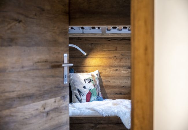 Chalet in Scuol - Bergchalet Flöna: Luxuriöses freistehendes 5 Zimmer-Chalet an der Pist mit Hotpot & Sauna Chalet in Scuol - Bergchalet Flöna: Luxuriöses freistehendes 5 Zimmer-Chalet an der Pist mit Hotpot & Sauna